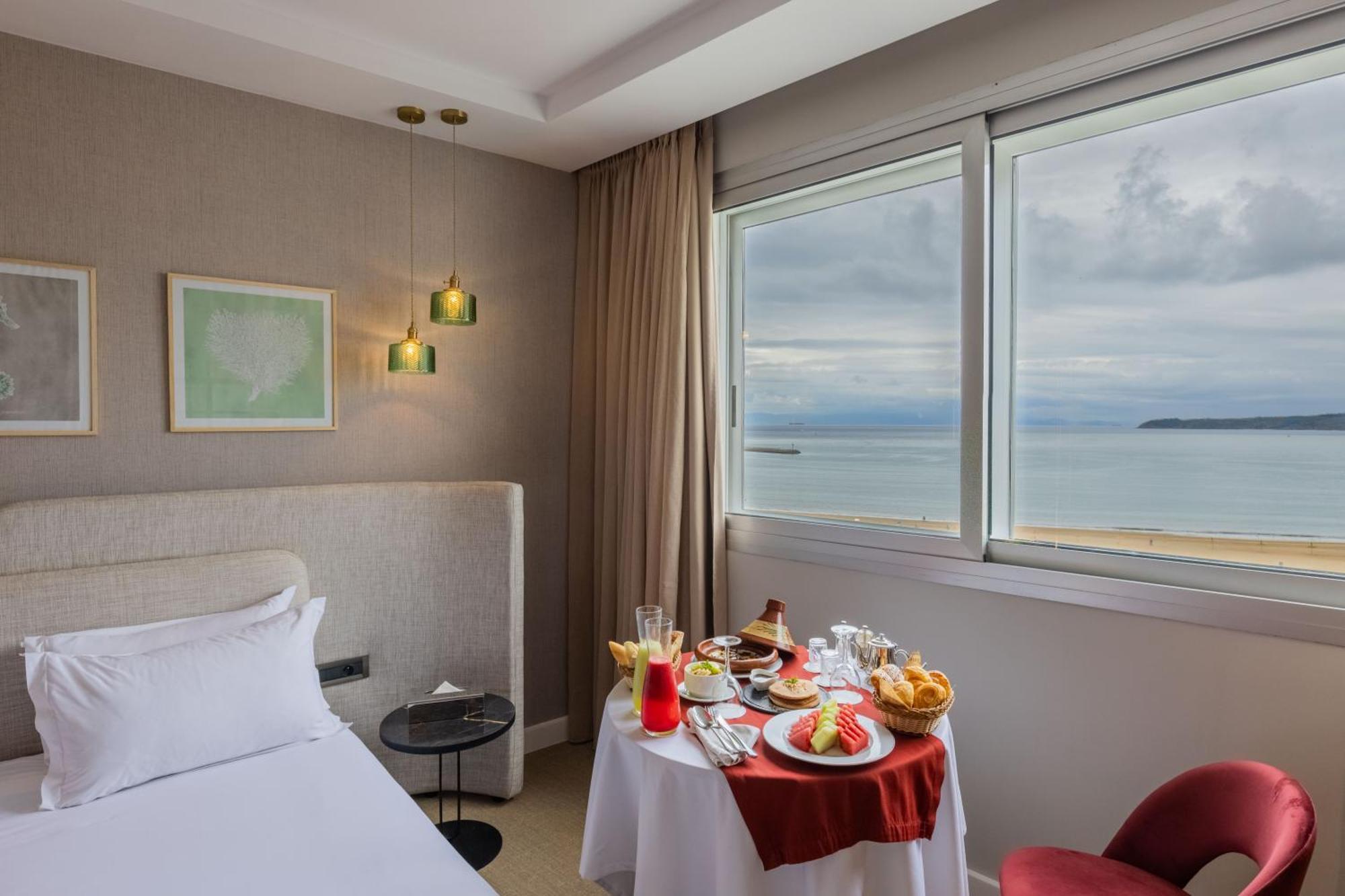 Executive Suite King Size Bed Sea View